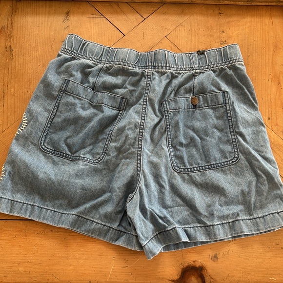 Johnny Was Lyonne Pull On Short Medium 30” EUC embroidered Jean shorts - Picture 9 of 13